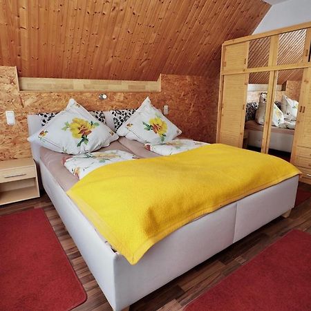 Ferienhaus Neumann - Ein Ganzes Haus Fuer Ihren Urlaub! Hessenburg المظهر الخارجي الصورة